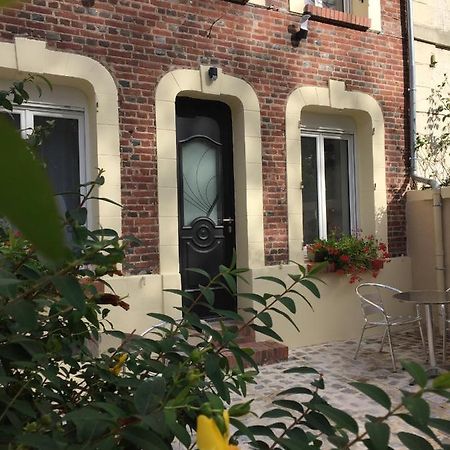 La Villa Des Remparts Лизьё Экстерьер фото